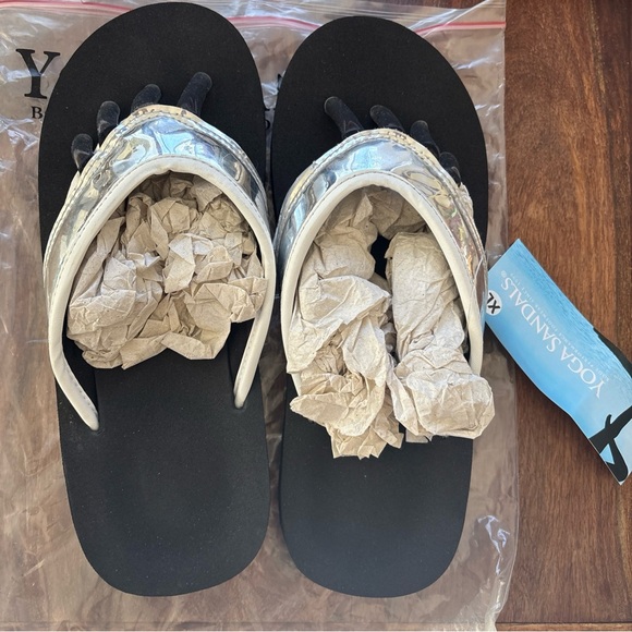 NWT Yoga Sandals ~ Silver ~ Size XL - Picture 5 of 11